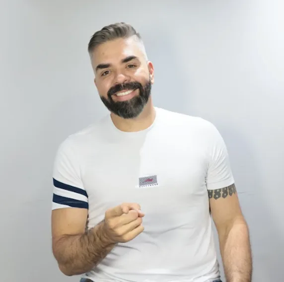 André Rubens, mentor do curso de milhas para empresas Milhas e Gestão, especialista em transformar gastos corporativos em milhas aéreas